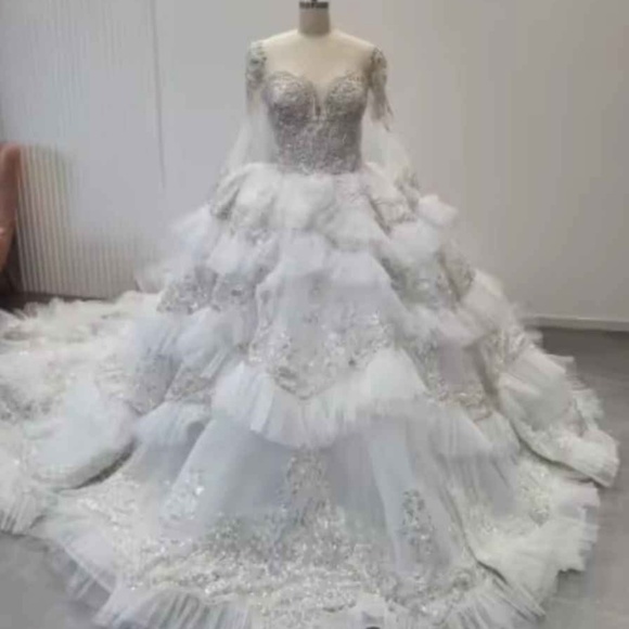 Custom made wedding dress- size 18 - Picture 2 of 5